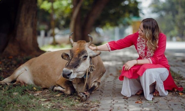 Ciekawi Świata: Ania Chomczyk / Joginka w podróży - Indie Południowe – mistyka i nowoczesność